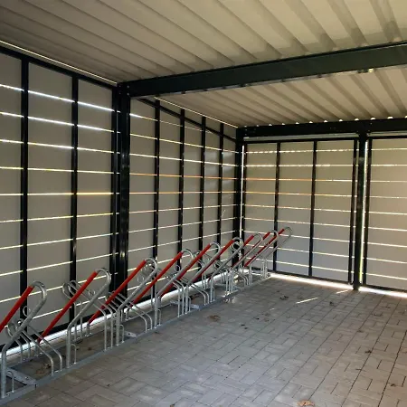 Haus Roland 33 *