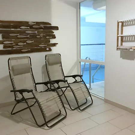 Haus Roland 33 *